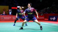 Ganda putra Indonesia, Mohammad Ahsan/Hendra Setiawan, tampil pada babak pertama Indonesia Master 2025 di Istora Senayan, Jakarta, Selasa (21/1/2025). (Bola.com/Bagaskara Lazuardi)