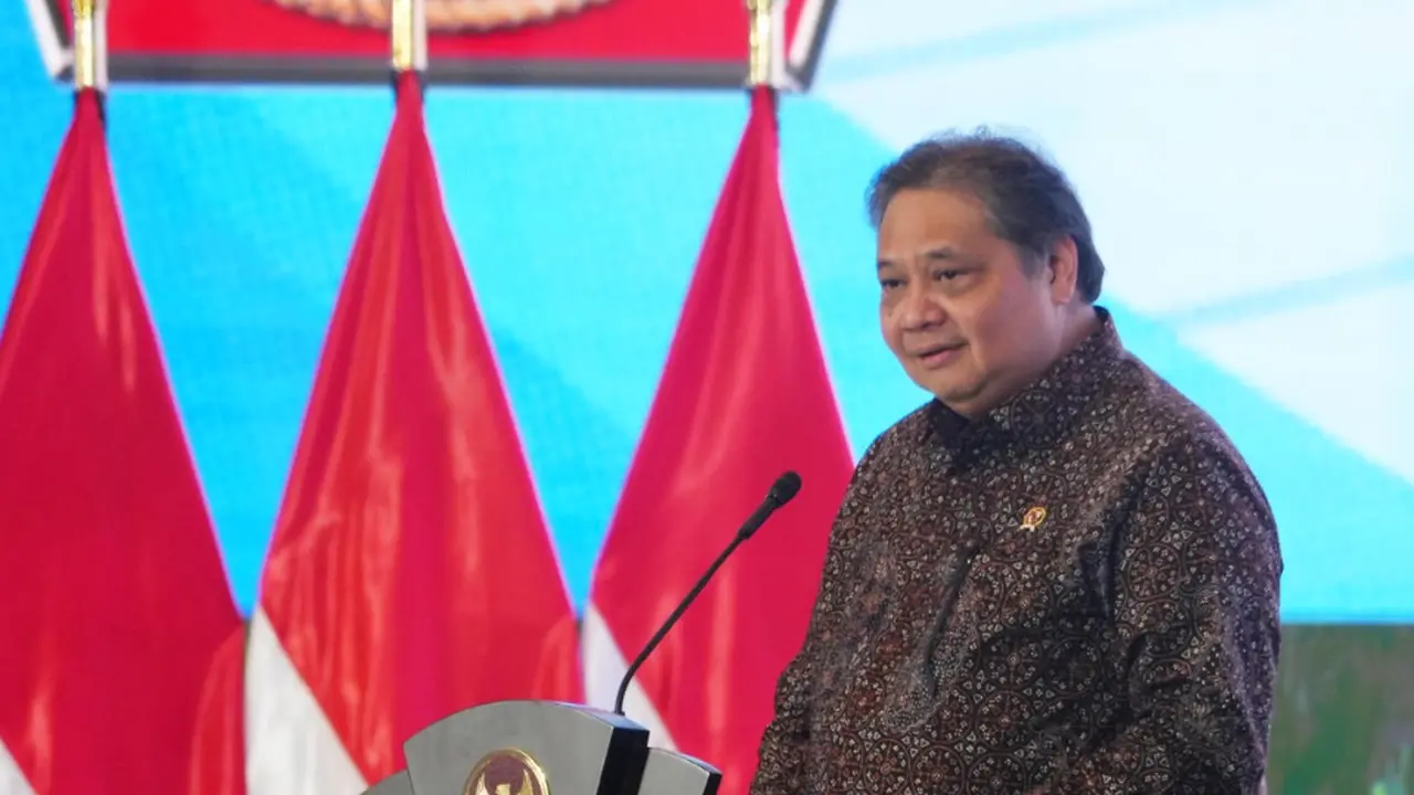 Menko Bidang Perekonomian Airlangga Hartarto memberikan arahan pada Rapat Pimpinan TNI-Polri Tahun 2025 bertema "Sinergisitas TNI-Polri Guna Mendukung Terwujudnya Asta Cita”. (Foto: ekon.go.id)