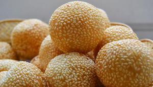 Onde-onde, Si Bulat yang kenyal dan nikmat/&copy;xinxinfoods.com