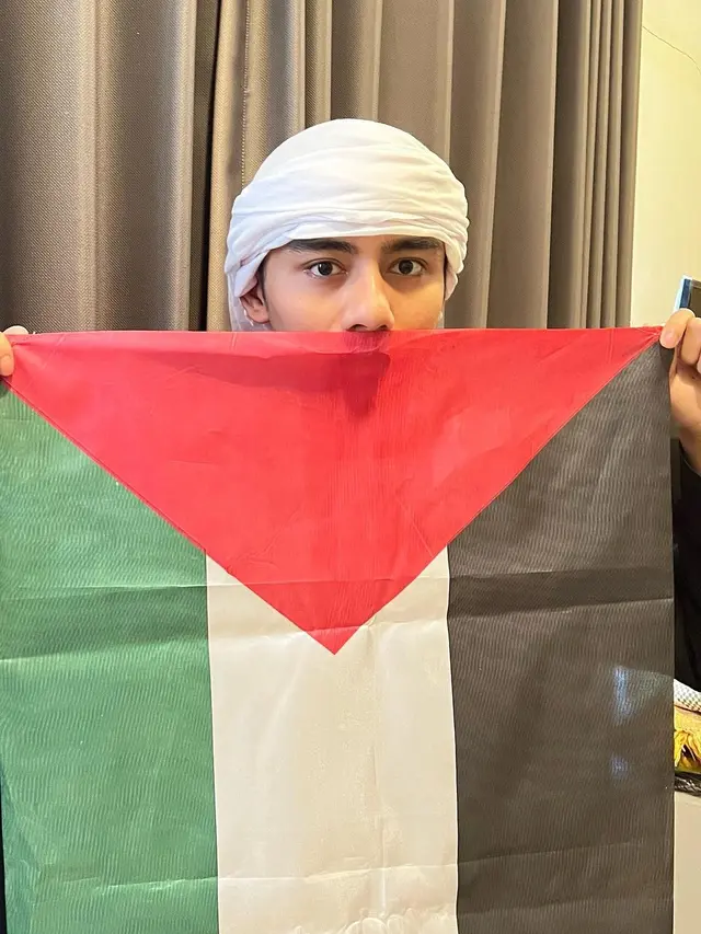 Foto Riza Syah Bela Palestina di Monas di-Takedown