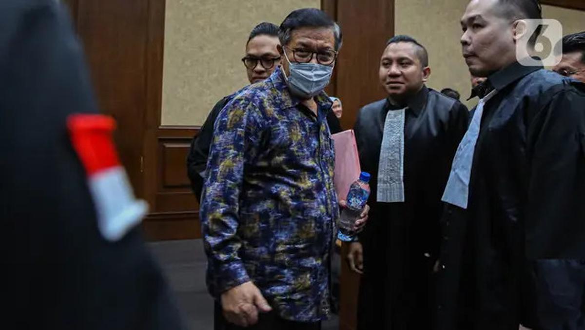 Tiga Hakim Tersangka Suap Vonis Bebas Ronald Tannur Jalani Sidang Pembacaan Dakwaan