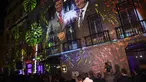 Bintang Real Madrid, Cristiano Ronaldo, bersama Presiden dari Hotel Pestana Grup, Dionisio Pestana, meresmikan hotel baru di Lisbon, Minggu (2/10/2016). Hotel milik CR7 ini bernama Hotel Pestana CR7 Lisbon. (AFP/Patricia De Melo Moreira)