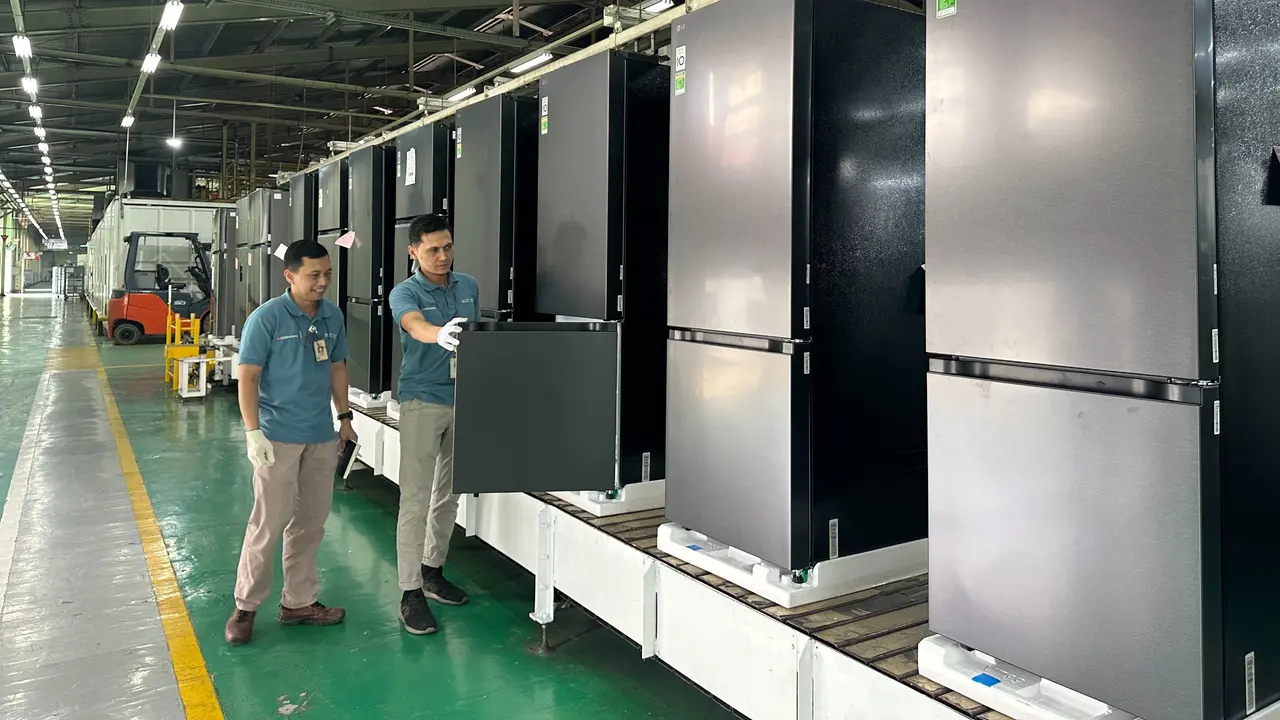 LG Indonesia Perkuat Posisi dengan Produksi Kulkas Premium