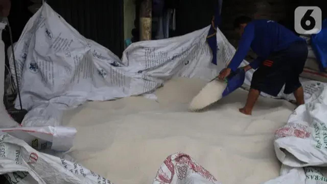 Pedagang warung tegal (Warteg) di wilayah DKI Jakarta mengeluhkan kenaikan harga beras dalam beberapa bulan terakhir.