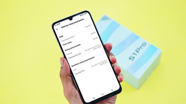 Vivo S1 Pro versi 256GB