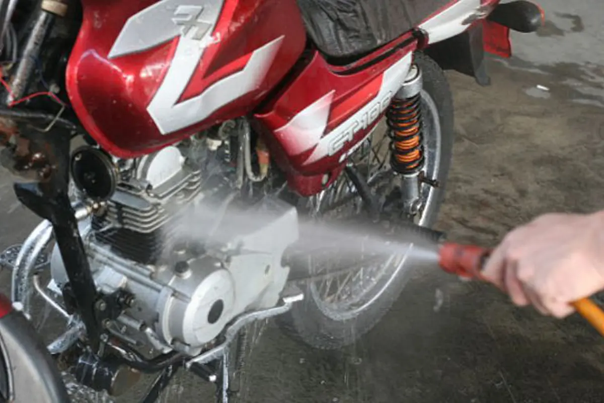 Cuci Motor