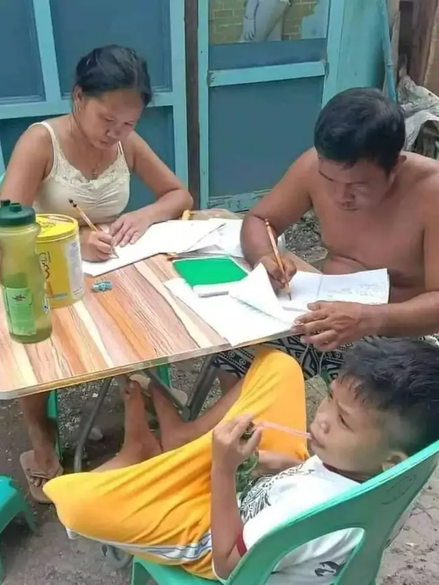 7 Potret Absurd Tingkah Bocah Enggak Mau Repot Ini Kocak
