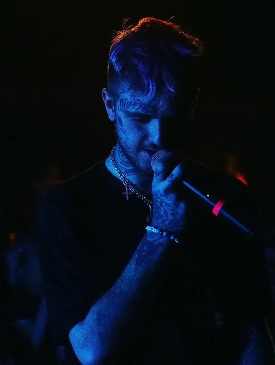 Setelah meninggalnya Lil Peep, sang mantan kekasih, Bella Throne pun mengungkapkan kesedihannya. (instagram/lilpeep)