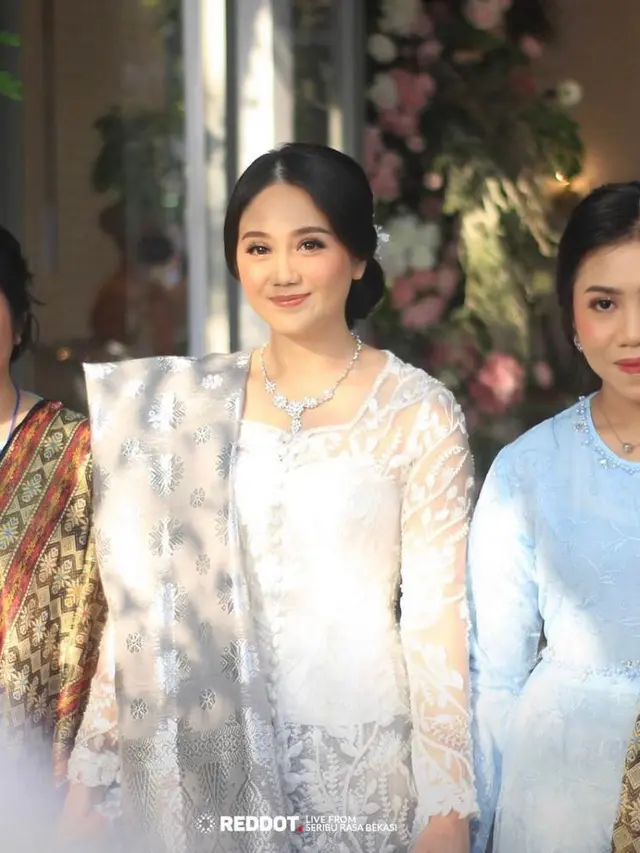 7 Pesona Cantik Jessica Anastasya ‘Si Eneng’ Berbalut Kebaya hingga Gaun Saat Menikah