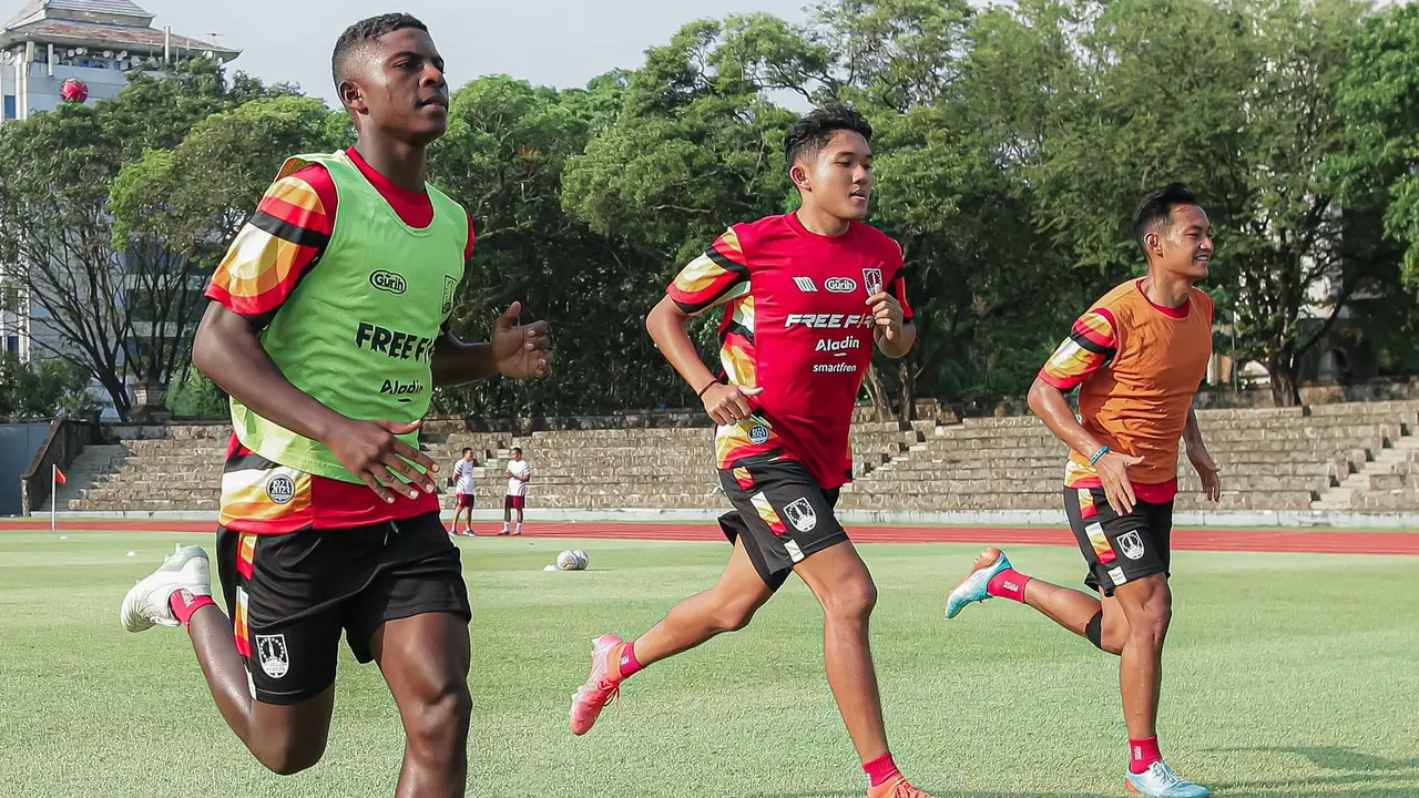 Persis Solo