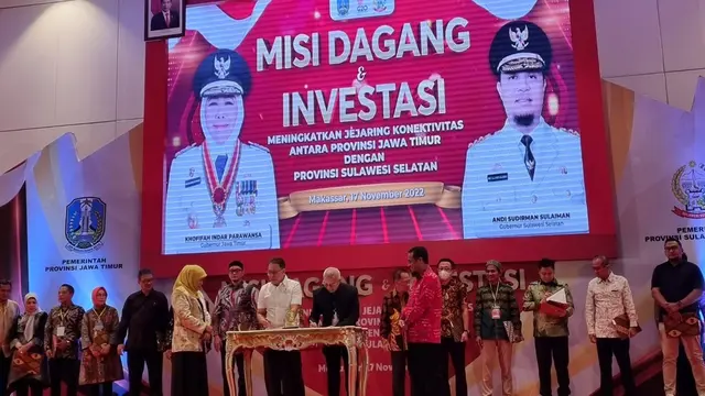 Gubernur Jatim Khofifah Indar Parawansa dalam acara Misi Dagang dan Investasi di Kota Makassar, Kamis (17/11/2022).