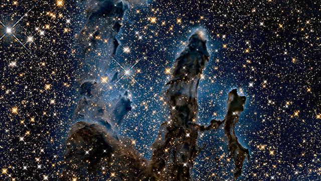 Hubble sebelumnya menangkap gambar ini, yang dikenal sebagai Pilar Penciptaan, yang menunjukkan kelahiran bintang. foto: NASA