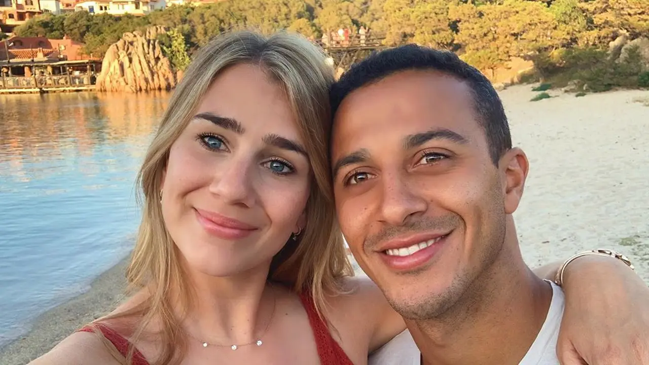 Julia Vigas - Thiago Alcantara - Liverpool