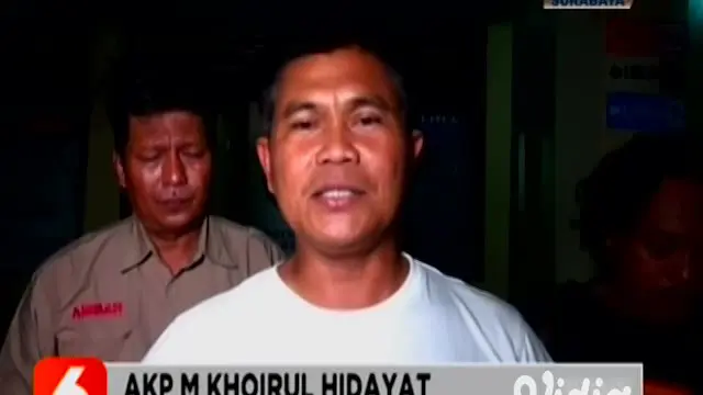 Komplotan pembobol minimarket Alfamart antar provinsi diringkus Satreskrim Polres Ngawi. Tiga orang diringkus dan dua di antaranya ditembak di bagian kaki karena melawan.