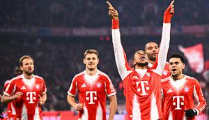 Selebrasi Michael Olise dalam laga Bundesliga antara Bayern Munchen vs Wolfsburg di Allianz Arena, 11 Januari 2026. (Tom Weller/dpa via AP)
