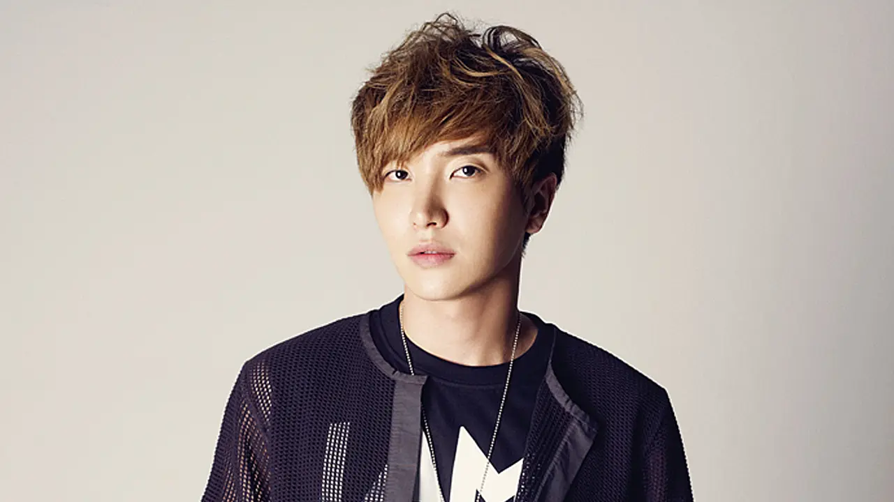 Leeteuk Super Junior Ucapkan Assalamualaikum