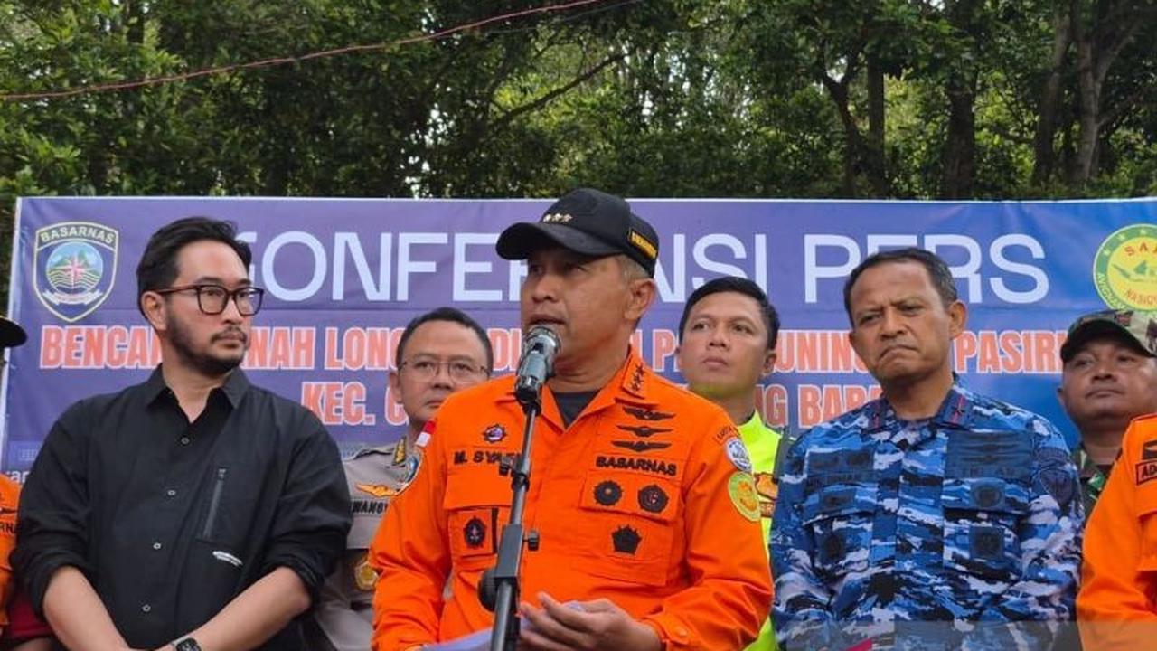 Tim SAR Perpanjang Pencarian Korban Longsor Cisarua, 20 Orang Masih Hilang
