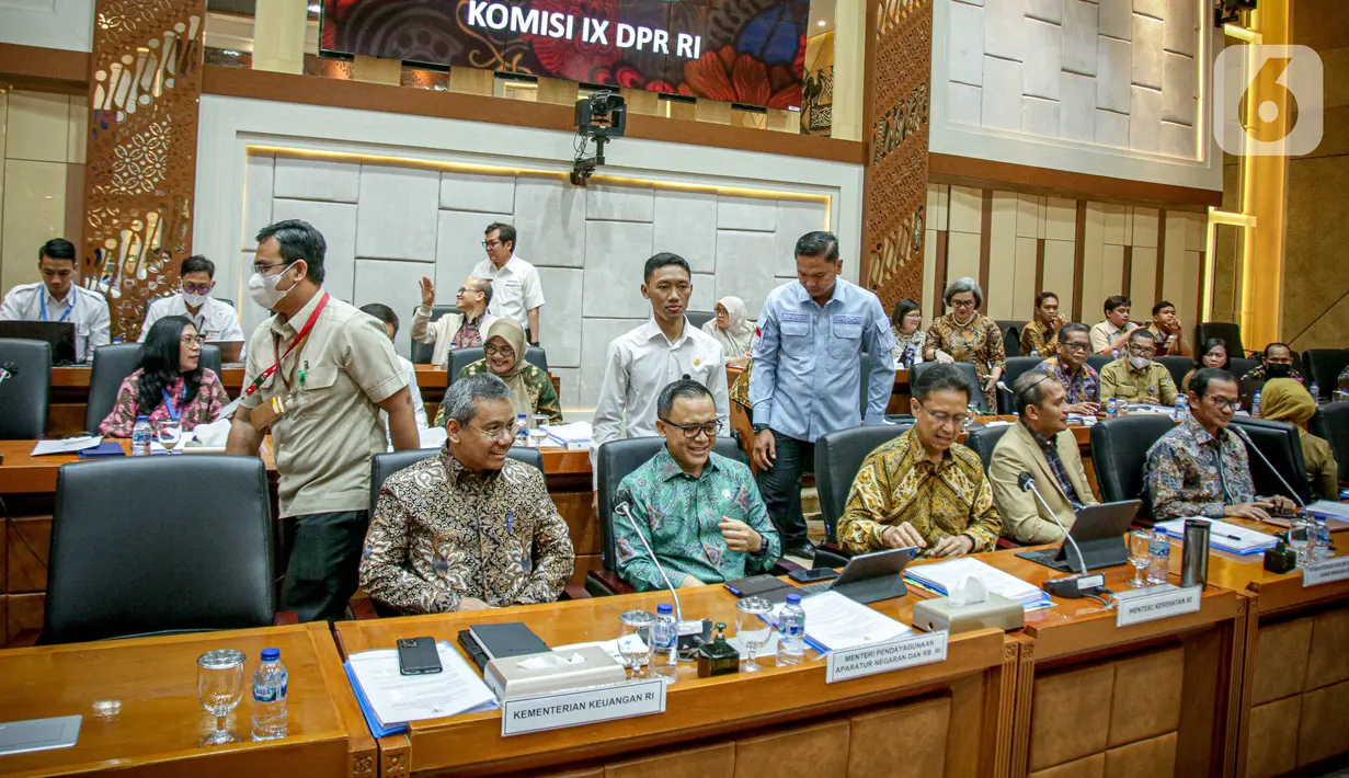 Rapat kerja membahas pengambilan keputusan Rancangan Undang-Undang Kesehatan untuk melanjutkan pada pembicaraan tingkat II dalam Rapat Paripurna DPR. (Liputan6.com/Faizal Fanani)