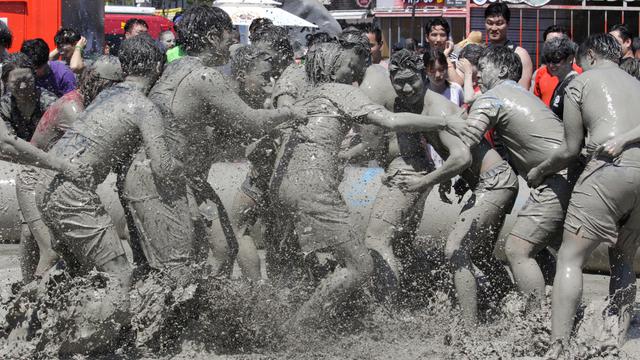 Serunya Festival Lumpur di Korea Selatan