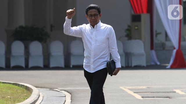 Acungan Jempol Kakak Kandung Cak Imin Saat Tiba di Istana