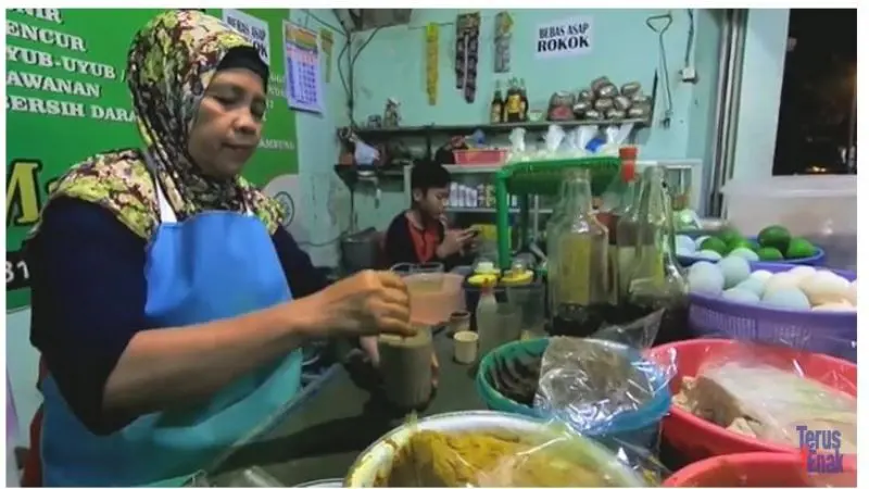 Warung Minuman di Yogya 'Warung Bu Mamik' Sajikan Jamu Parem yang Punya Banyak Manfaat untuk Kesehatan/