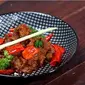 Karena tanpa santan, sambal goreng daging sapi akan lebih ringan disantap. (dok. Masak.tv/Dinny Mutiah)