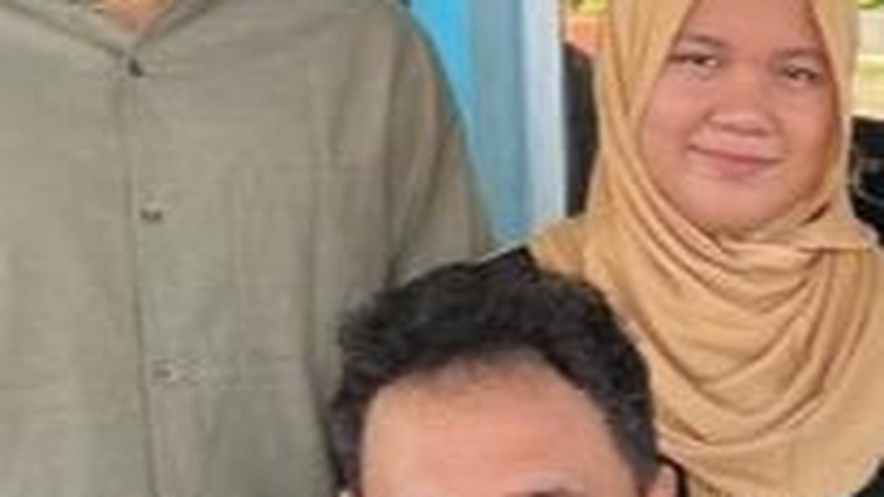 Egy Menikahi Adiba Khanza