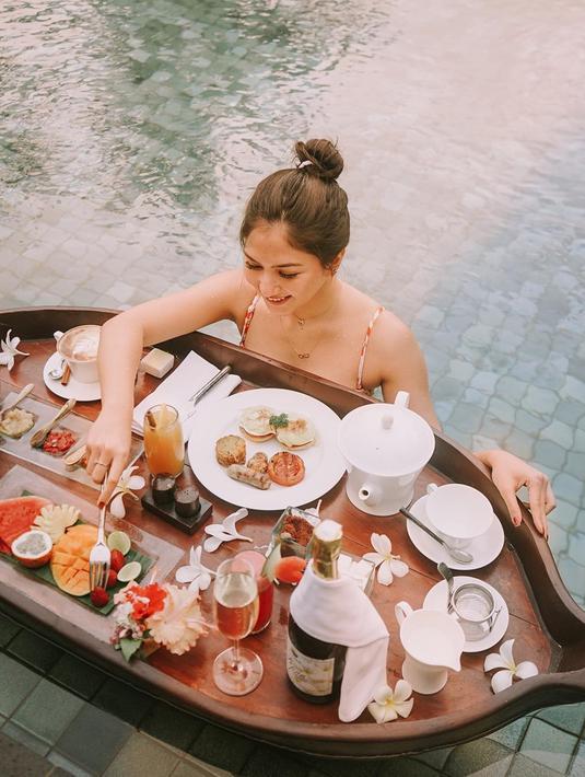 Foto Gaya Santai Jessica Mila Saat Di Kolam Renang Hot Liputan6 Com
