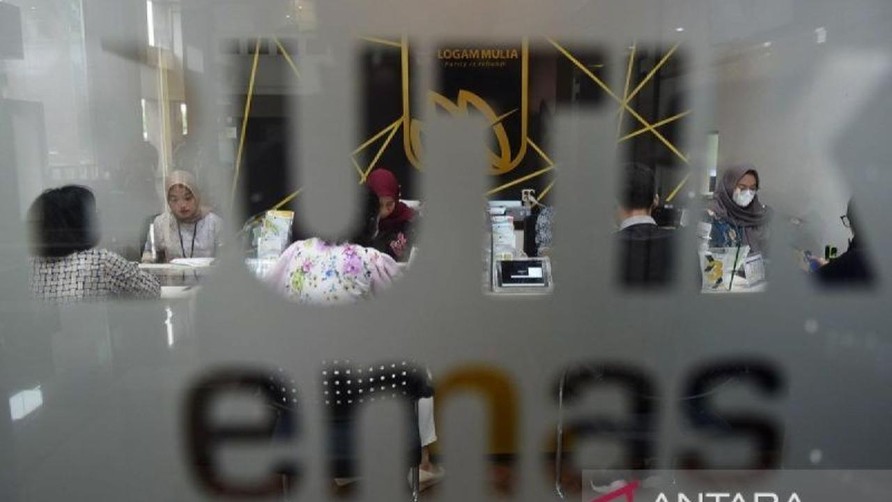 Harga Emas Antam Hari Ini Turun Rp50.000, Simak Rincian Lengkapnya
