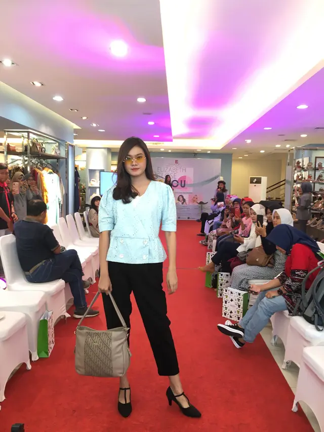 Gali Ilmu Seputar Fashion di Roadshow "Elizabeth Close to You", Intip Keseruannya Yuk