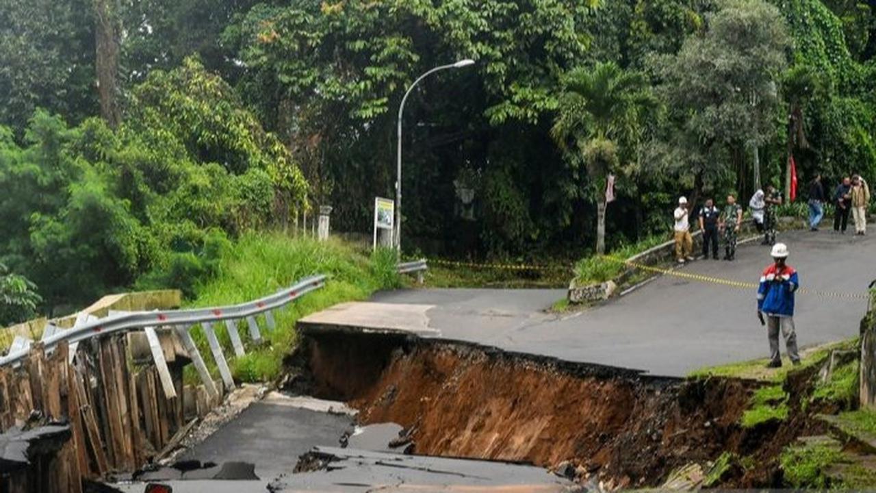 Analisis BMKG Pemicu Hujan Deras yang Guyur Jabodetabek dan Sejumlah Wilayah di Indonesia