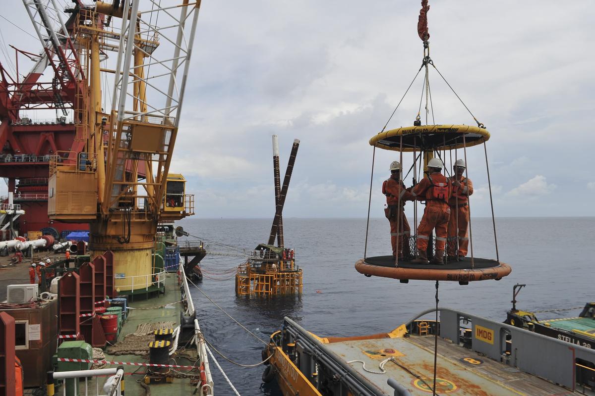 Sektor Energi dan Sumber Daya Mineral