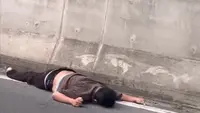 Viral Pria Tergeletak di Ruas Tol Cawang, Diduga Bunuh Diri