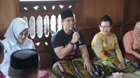 Sambangi Masyarakat Tolotang di Sidrap, Kaesang Kampanyekan Fatmawati Rusdi dan Syaharuddin