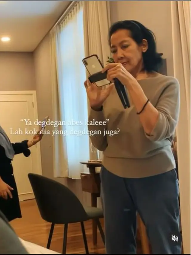 6 Momen Ikke Nurjanah Temani Siti Adira Kania Sidang Skripsi, Penuh Kebahagiaan