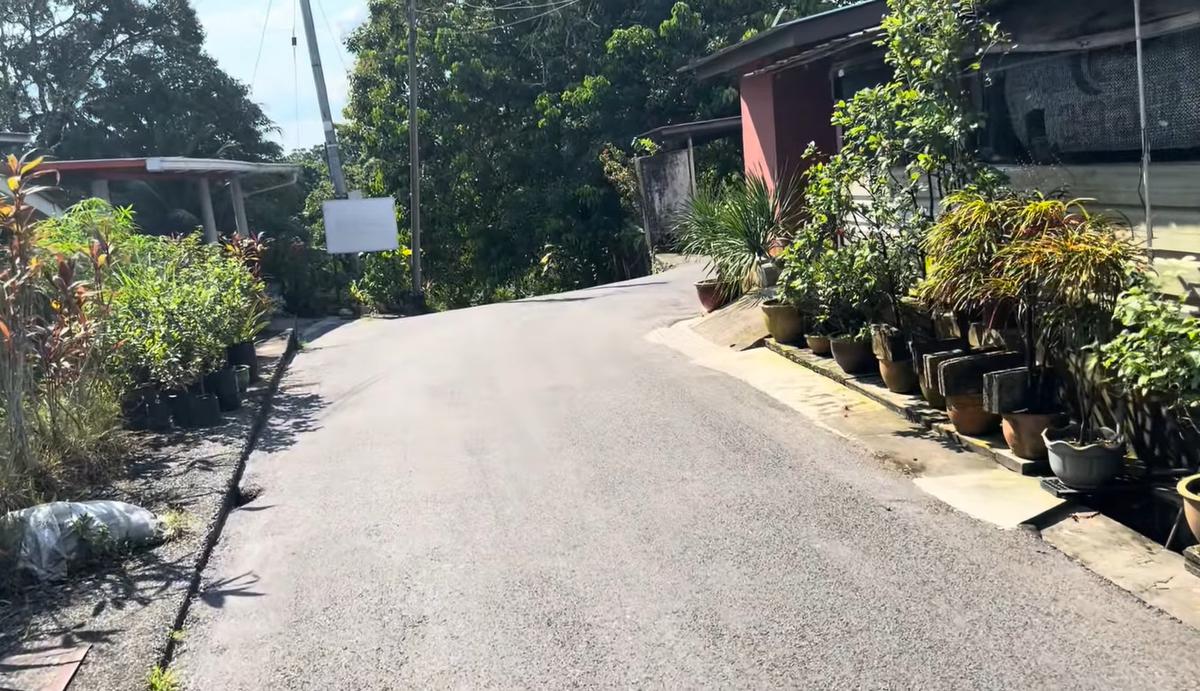 Suasana Kampung Haji Baki di Malaysia yang dihuni orang Jawa