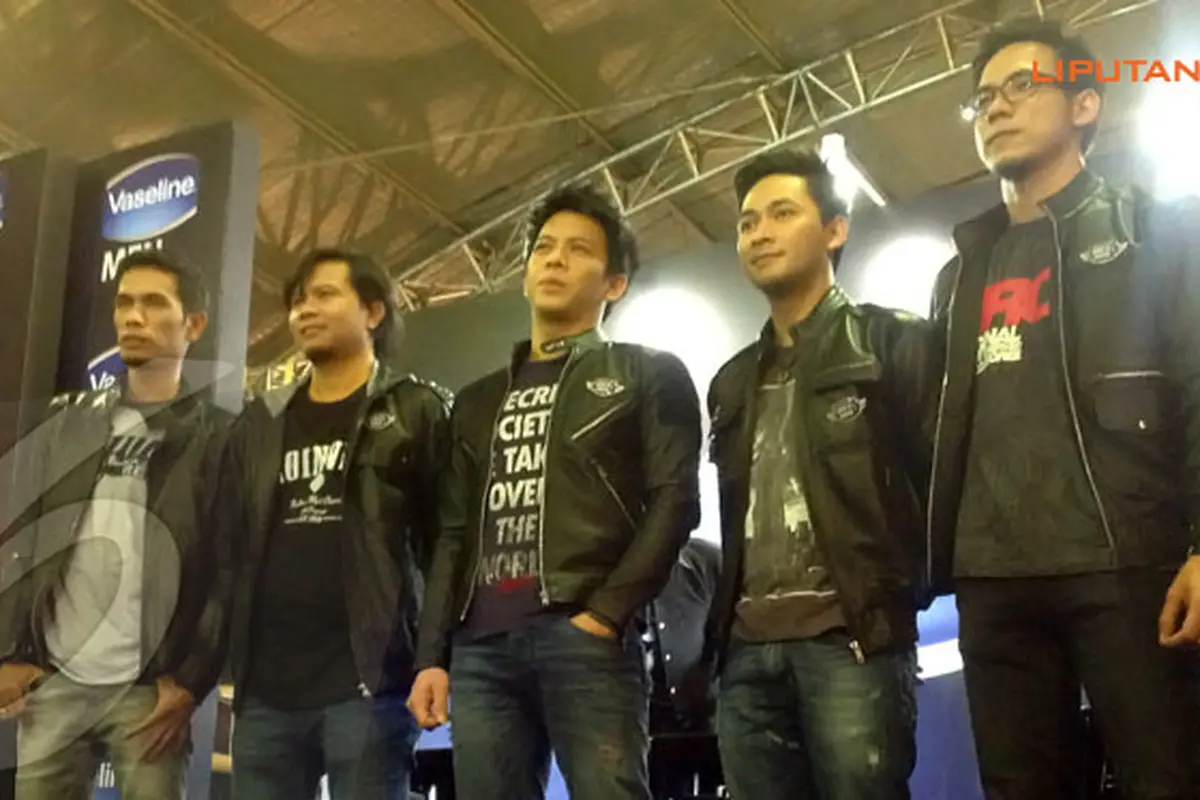 noah-band-130603c.jpg