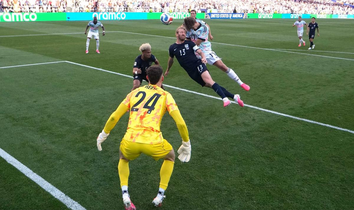FOTO: Amerika Serikat Tersingkir Belgia Tantang Spanyol di Perempat Final