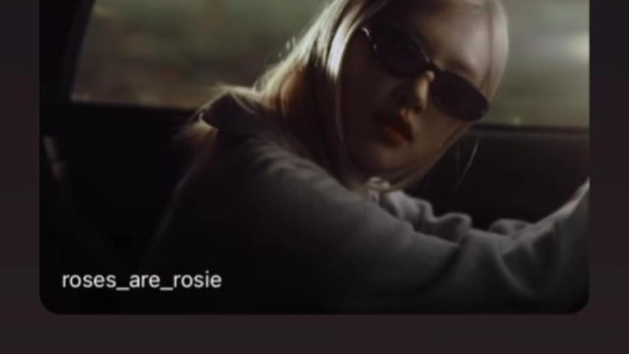 Jisoo, Jennie dan Lisa Beri Dukungan untuk Album Baru Rose BLACKPINK yang Menyentuh Hati Penggemar