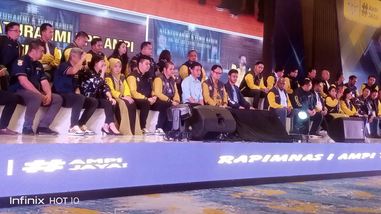Gibran Rakabuming Raka saat menghadiri Rapimnas AMSI di Manado, Sulut, Sabtu (23/12/2023).