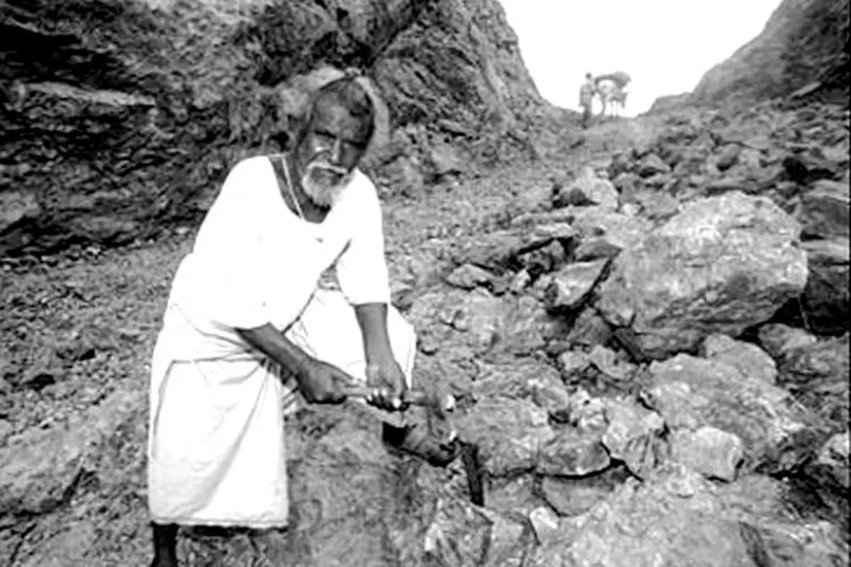 Membelah Gunung karena Cinta Bukanlah Bualan bagi Dahsrath Manjhi