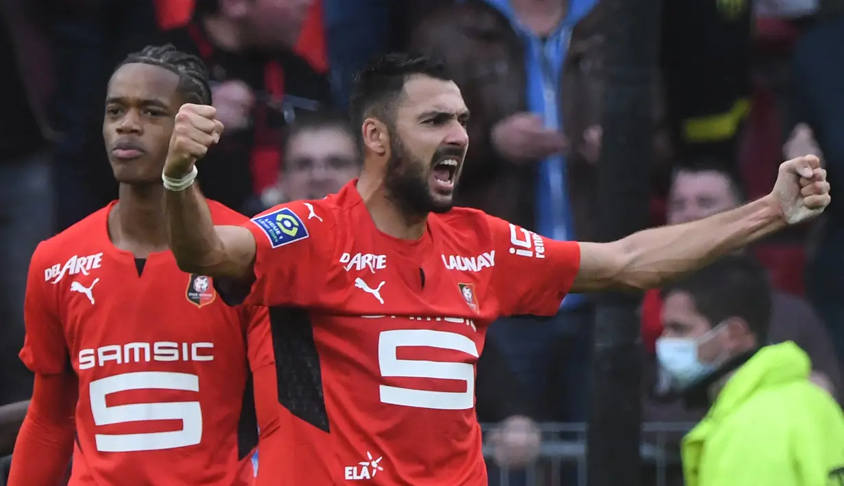 Gaetan Laborde. Striker Rennes ini telah mencetak 7 gol di Liga Prancis dari 11 laga yang dijalani. Ia selalu tampil dalam seluruh 11 laga Rennes di Liga Prancis. Ia bersaing dengan Jonathan David (Lille) yang sama-sama telah mencetak 7 gol. (AFP/Jean-Francois Monier)