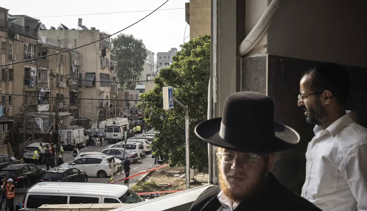 Sementara, Kementerian Kesehatan Iran pada Senin (16/6/2025) pagi melaporkan sedikitnya 224 orang tewas dan 1.481 orang terluka sejak Israel memulai serangan pada Jumat lalu. (JOHN WESSELS/AFP)