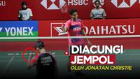 Berita video momen aksi Chico Aura Dwi Wardoyo yang mendapat acungan jempol dari Jonatan Christie saat final Indonesia Masters 2023 nomor tunggal putra, Minggu (29/1/2023).