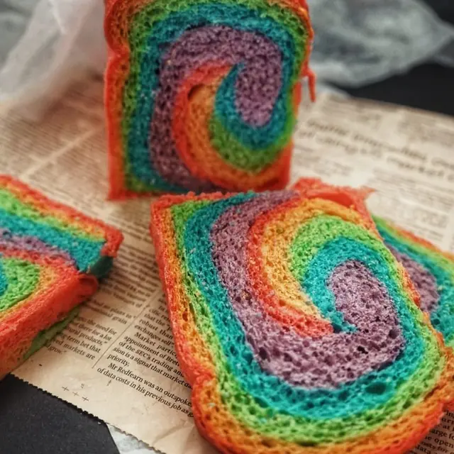 6 Cara Membuat Rainbow Cake yang Lembut, Bisa Dikukus hingga Dipanggang