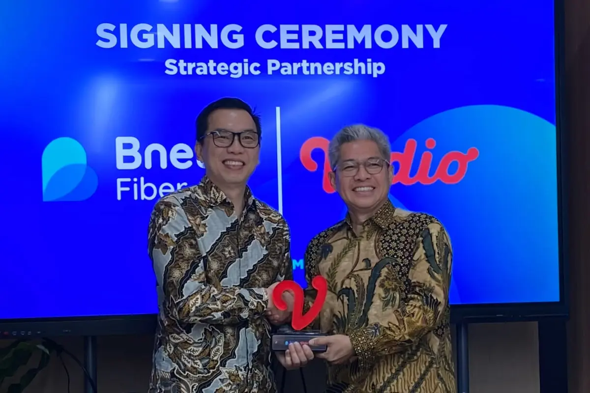 Vidio bersama Bnetfit Fiber meresmikan kerja sama strategis melalui penandatanganan kemitraan.