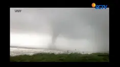 Pusaran angin puting beliung terbentuk di Charleston, South Carolina, Amerika Serikat, menyusul angin kencang sisa dari badai irma.
