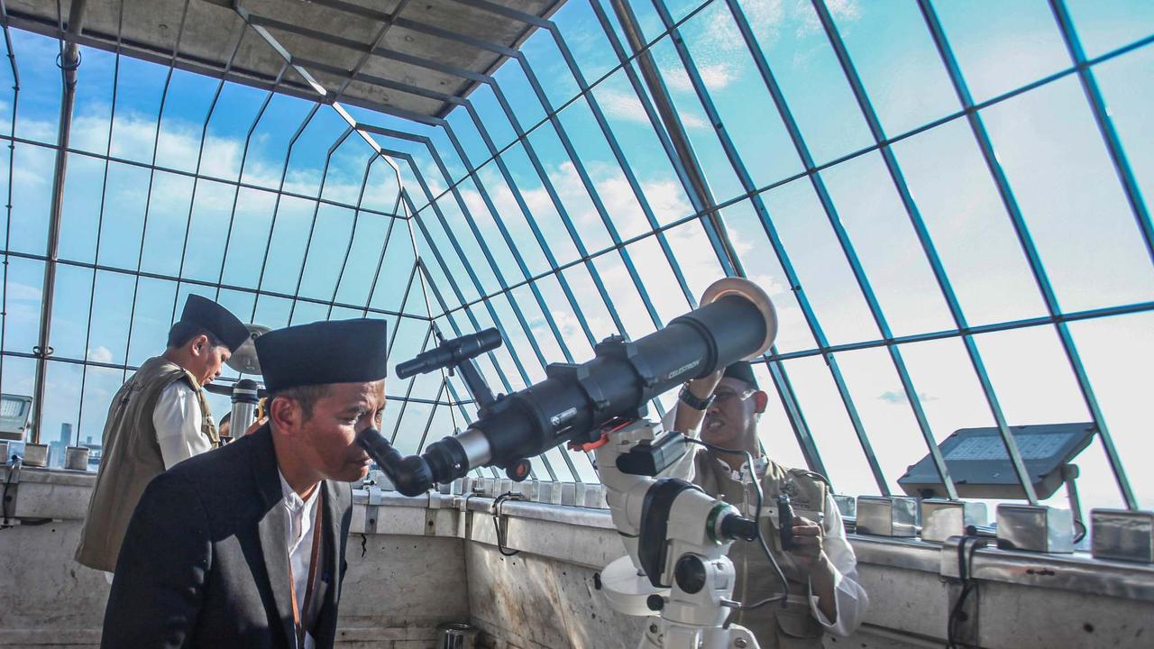Tim Hisab Rukyat Kemenag pantau hilal dari puncak Monas