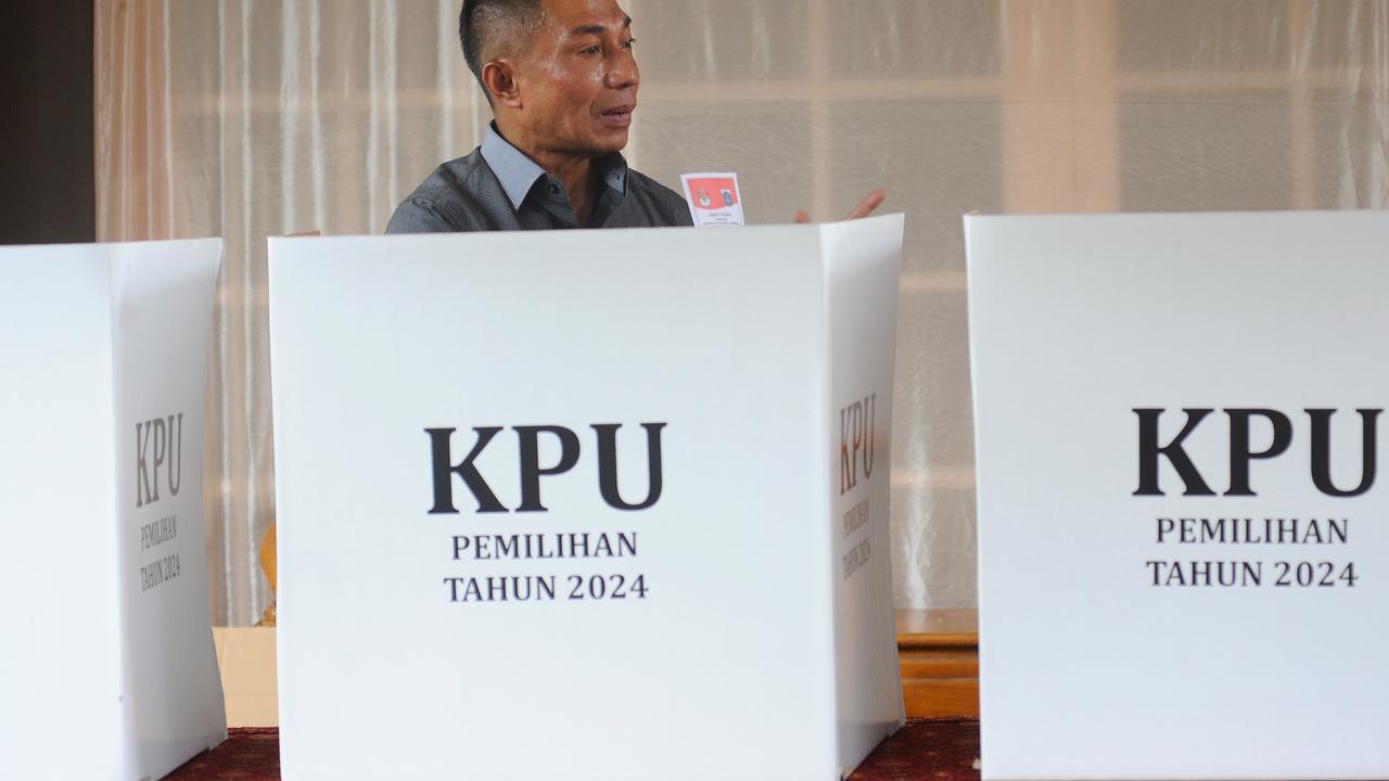 Dharma Pongrekun nyoblos di TPS 31 Lebak Bulus