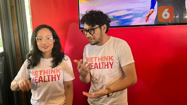 dr. Sophia Hage, SPKO, health & wellness expert dan Kunto Aji saat peluncuran Rethink Healthy, kampanye terbaru AIA Financial